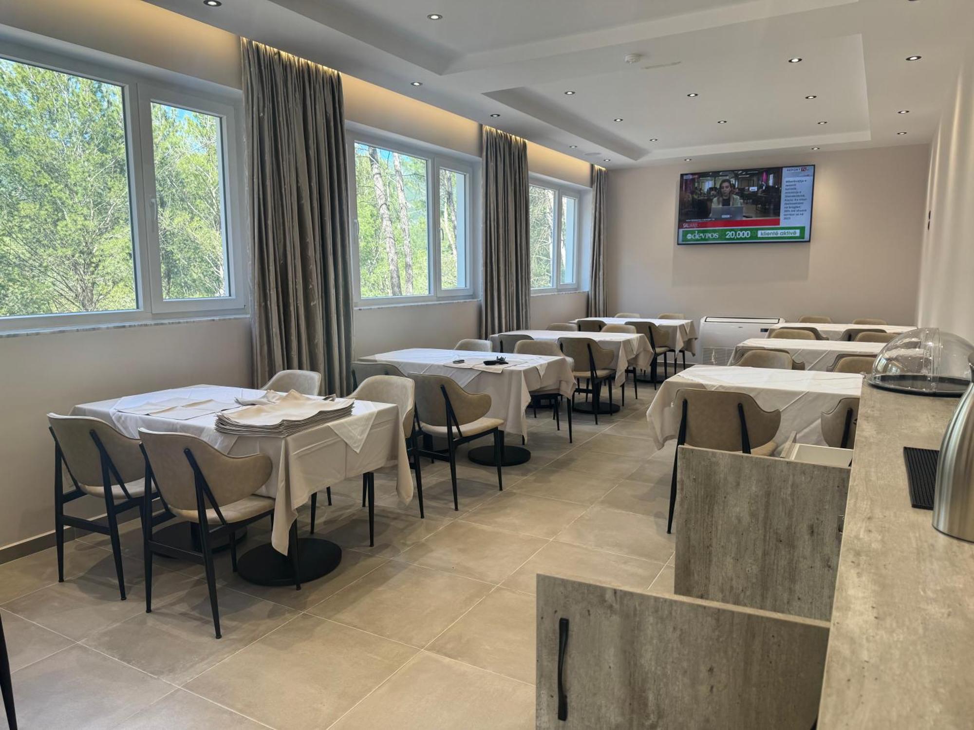 Hotel Kseal Përmet Екстериор снимка