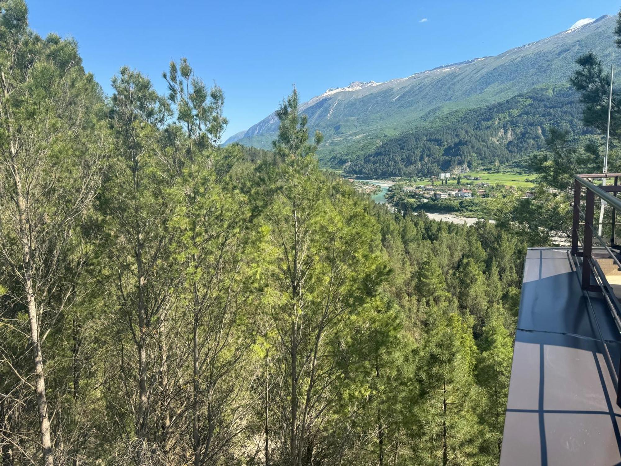 Hotel Kseal Përmet Екстериор снимка