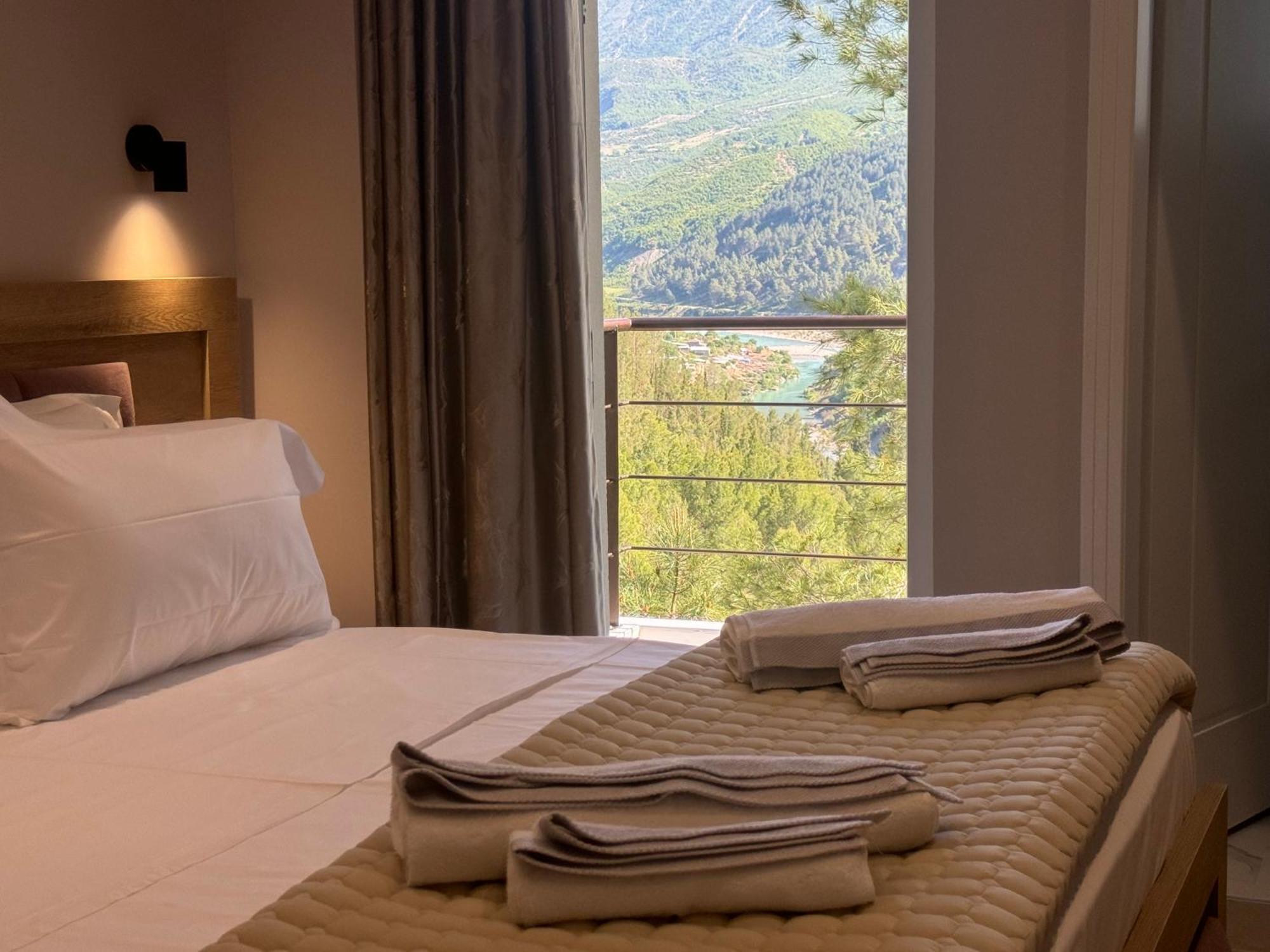 Hotel Kseal Përmet Екстериор снимка