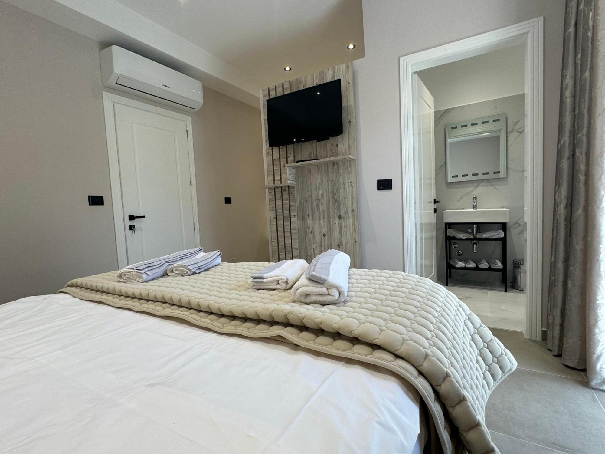 Hotel Kseal Përmet Екстериор снимка
