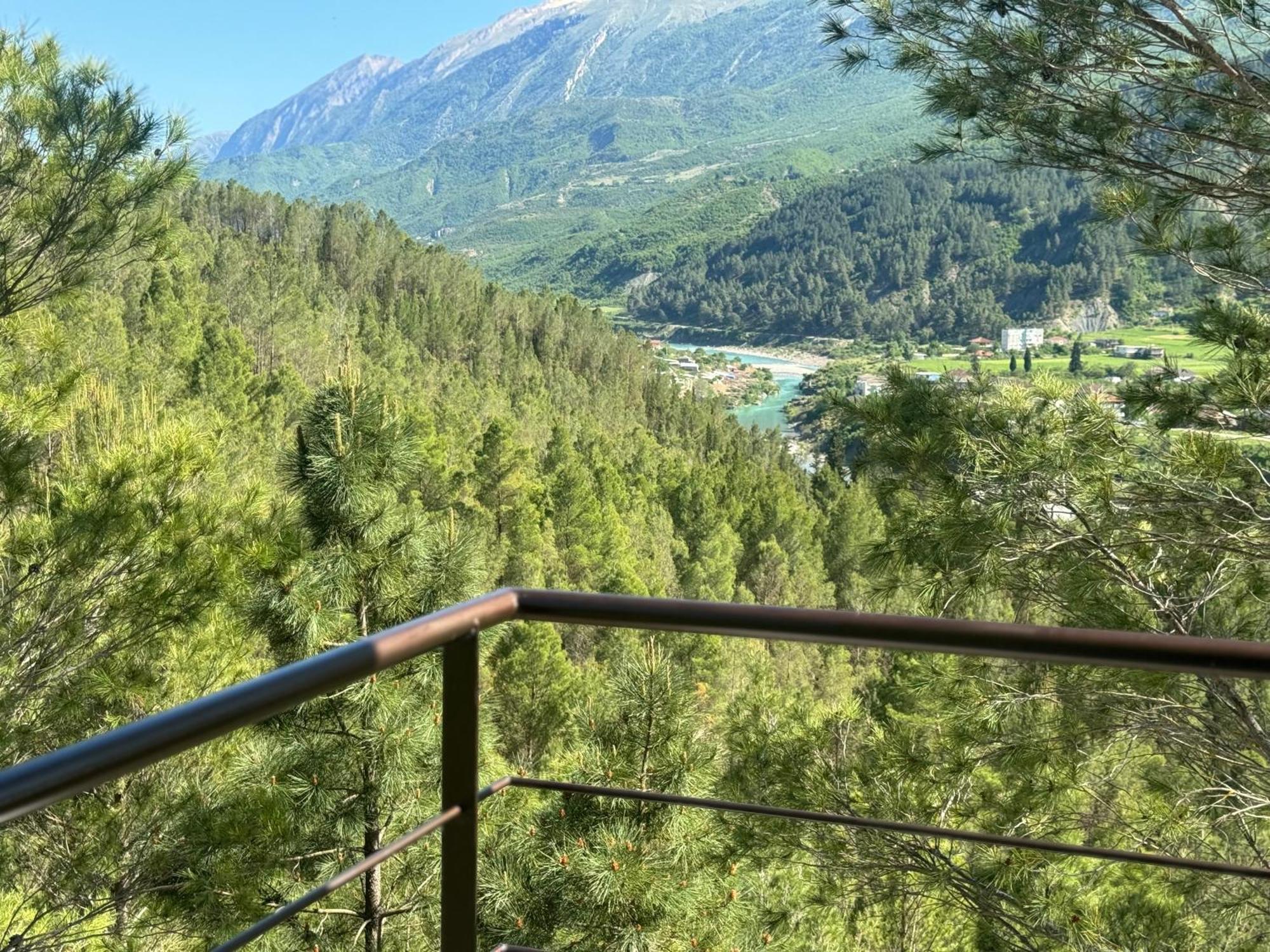 Hotel Kseal Përmet Екстериор снимка