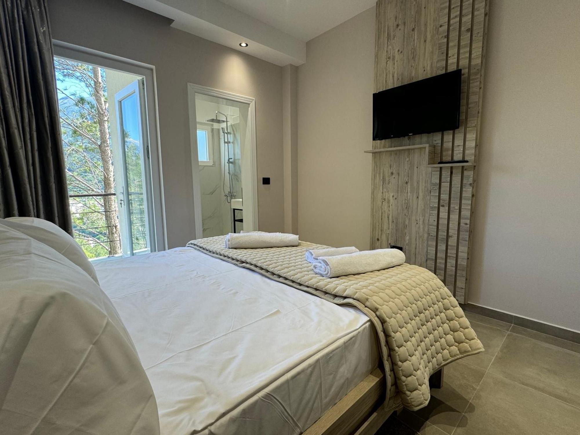 Hotel Kseal Përmet Екстериор снимка